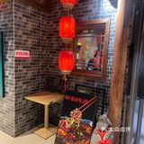 锅来乐地锅鸡：特色餐馆大揭秘