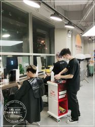 -变画·发型STUDIO