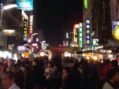 -六合夜市