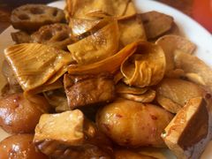 -老鼎万春卤菜(五代传承创始老店)
