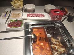 -海底捞火锅鲜切牛肉主题店(长寿路店)