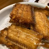 大肠吃第一口很惊艳，卤过了大肠经过油炸，油香四溢