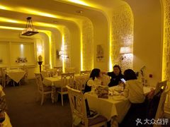 大堂-成桂西餐厅·42年的味道(五大道疙瘩楼店)