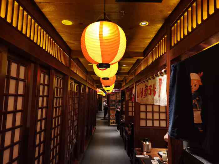 京鹿料理(九龙仓店)-"京鹿的环境比较私密,安静,每一桌坐在一个.