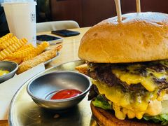 魏斯里双层堡-魏斯理汉堡(西安沣东吾悦店)