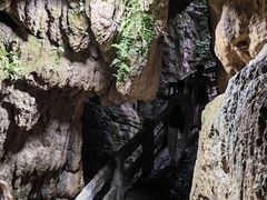 -龙水峡地缝景区