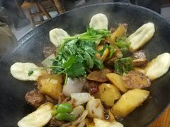 地锅鸡-黑皮酸菜鱼(三山街店)