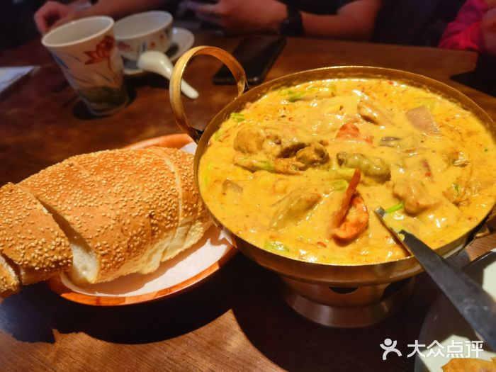 大头虾越式风味餐厅(光明广场店)越式咖喱牛腩煲图片