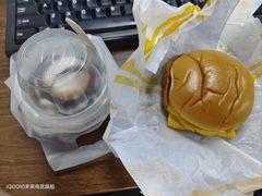 -麦当劳(轻轨曹杨路店)