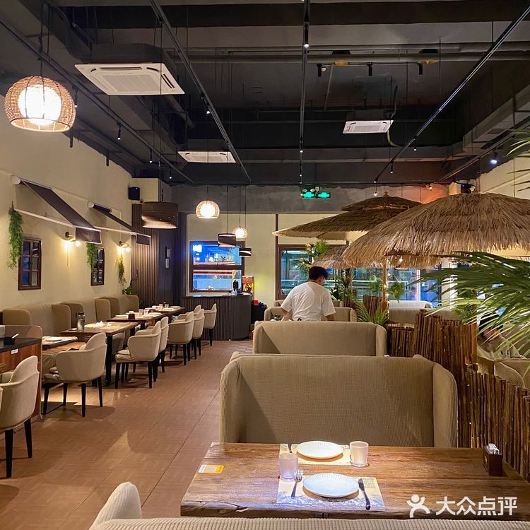 听说是广州火到排不上队的泰料开过来东莞