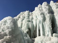 -大平台龙居瀑布旅游区