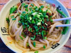 杂酱酸辣粉-重庆小面·抄手(解放碑好吃街店)
