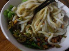 -牛八宝桂林米粉(八里庄店)