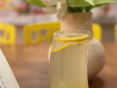 -新华里咖啡书吧(新华书店小寨店)