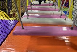 -蹦贝运动中心·蹦床·攀岩·闯关(龙岗店)