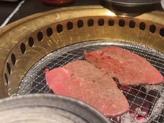 -山川小町·极番烧肉(新地假日广场店)