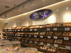 面包甜点陈列柜-老佛爷饼店