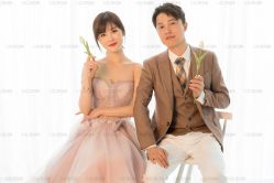 -现代经典婚纱摄影