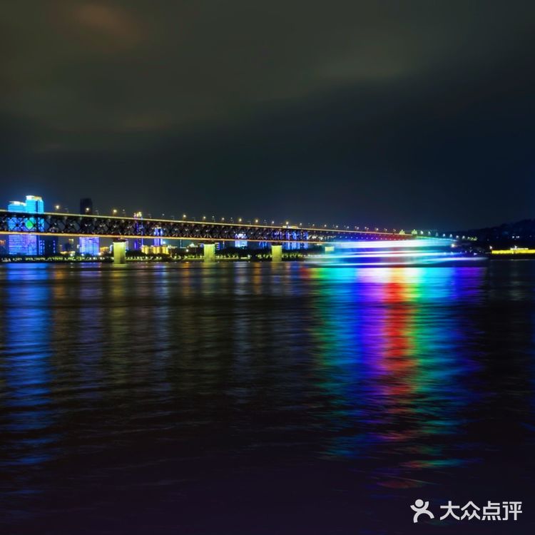 十元夜景轮渡（武汉江景夜景） 