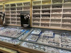 -沫芮眼镜·蔡司官方授权店(人民广场店)