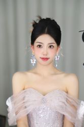 -艺憬婚纱礼服·造型(二七万达店)