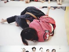 -菠萝格斗巴西柔术训练馆