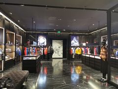 -MONCLER(武汉国际广场店)