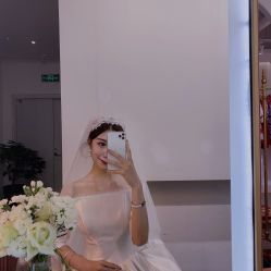 -艾米丽婚纱礼服