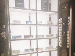 -LensCrafters亮视点·OAKLEY精选(静安嘉里中心店)