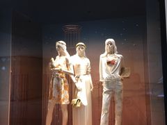 -香港ELEMENTS圆方