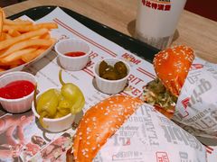 -The Habit Burger Grill 哈比特汉堡(复兴soho店)