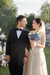 -Flora婚纱礼服定制租赁店