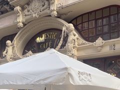 -Majestic Café