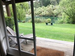 -Huka Lodge