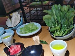 -洪氏嗨捞·广东猪肚鸡·椰子鸡火锅(西咸万象城店)