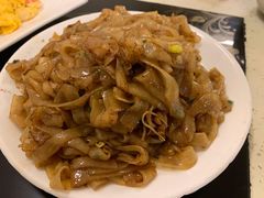 干炒牛河-高记广州大排档(关平路店)
