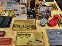 -肆兮眼镜·蔡司·徕卡战略合作店(大坪店)