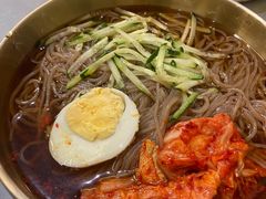 朝鲜冷面-围炉肉舍•炭烤活鳗•丹东海鲜烤肉(步行街店)