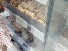 面包甜点陈列柜-上海哈尔滨食品厂(淮海中路店)