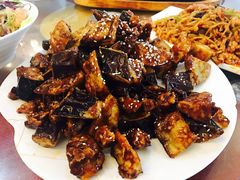 焦糖茄子牛肉粒-桃子餐厅·天津菜(红星路直营店)