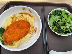 炸猪排滑蛋饭-北京大学-燕南食堂