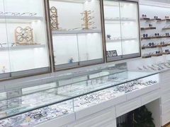 -翰佐蔡司小乐圆·依视路星趣控·暴龙眼镜折扣店