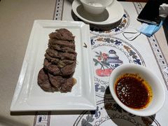 卤牛腱子肉-贯贯吉·清真餐厅(浙江中路店)