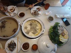 招牌筒骨砂锅-小骨煲金华砂锅(转塘金街美地店)
