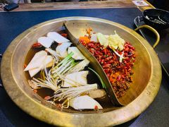 -沸炉重庆老火锅(军事博物馆店)