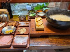-银米·云南传统过桥米线(双廊黑金冠店)