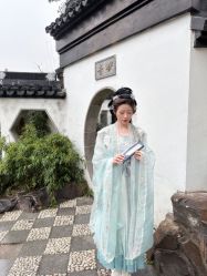 -一揽芳华汉服旗袍体验馆(拙政园店)