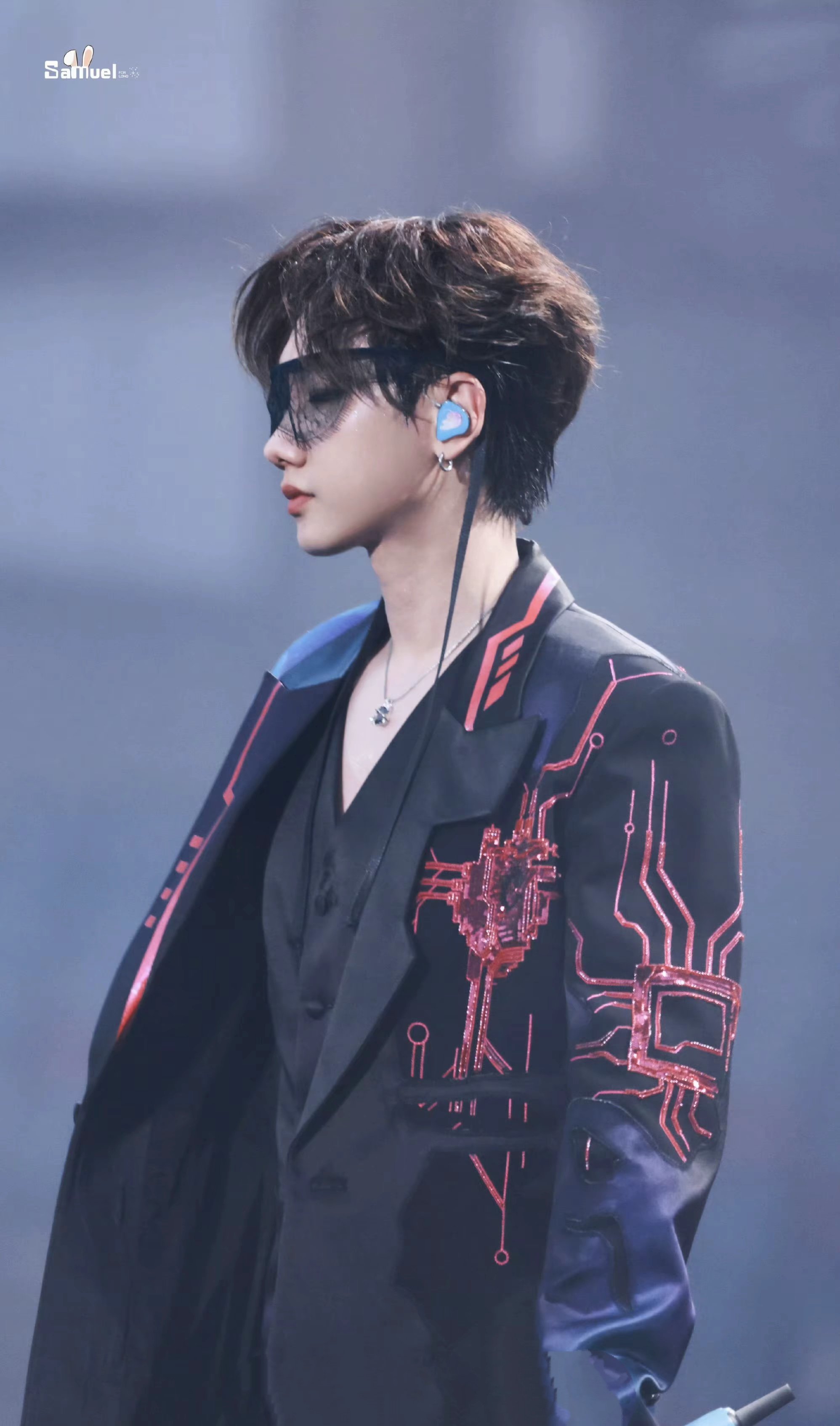 汪苏泷的绝美侧颜