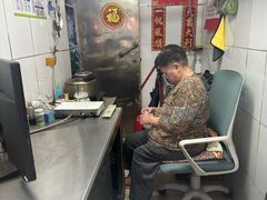 -黄氏祖传百暖凉茶店