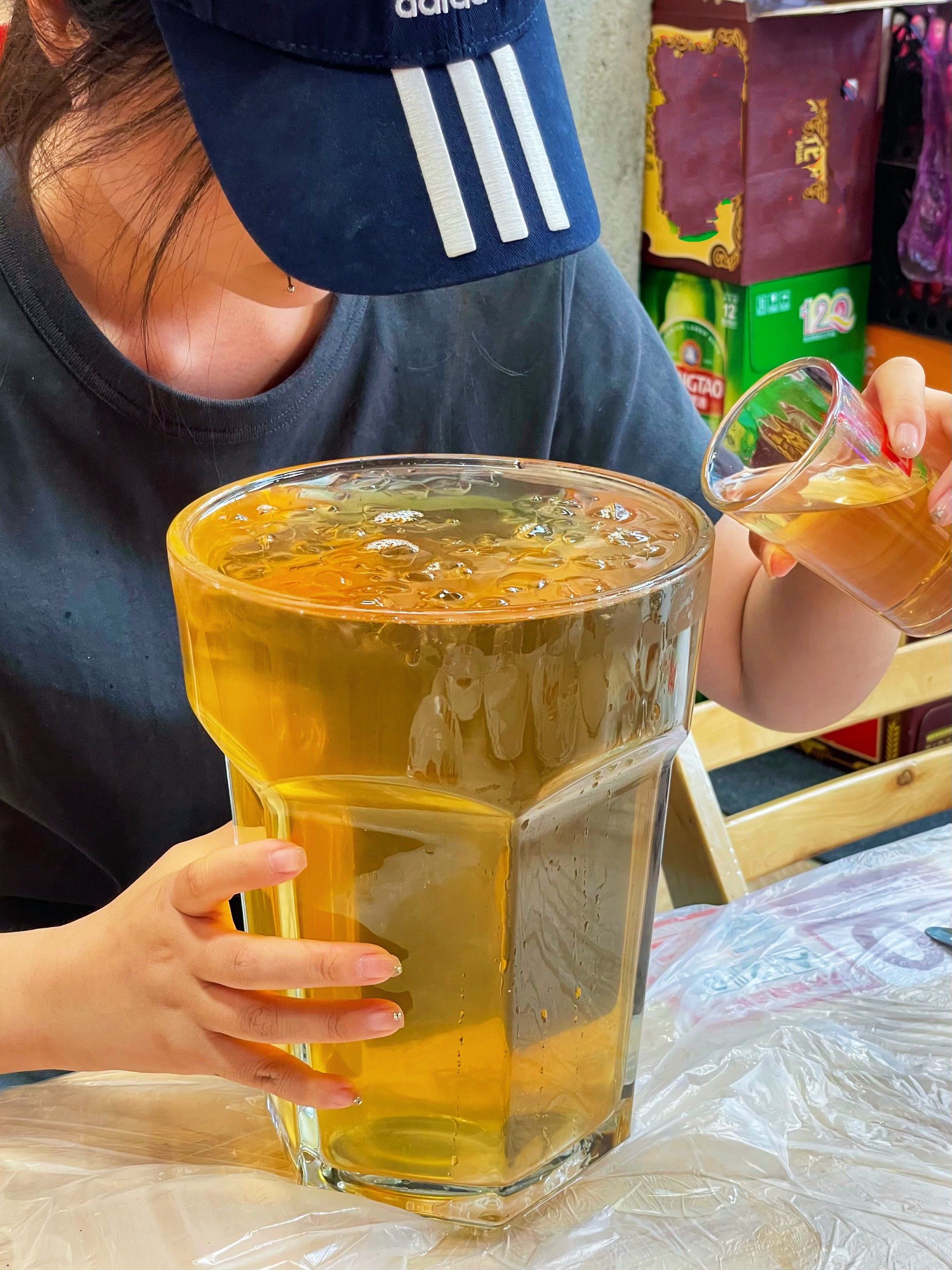 鲜啤和今晚就一杯的不贪杯主题🤭一杯就4l❗️哇唔～大杯喝才尽